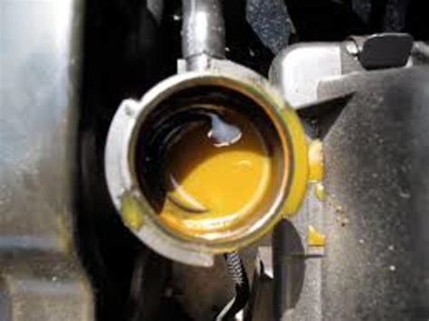 Head Gasket Leak: A Guide Symptoms and How to。